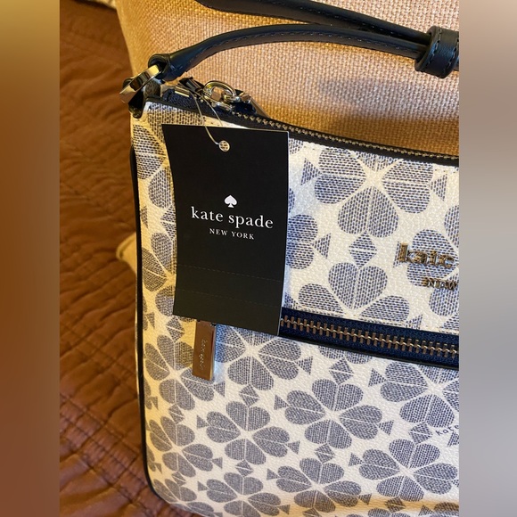 NWT kate spade Flower Crossbody Handbag - Picture 5 of 15